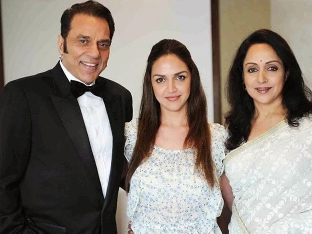 کیا ایشا دیول طلاق کے بعد سیاست میں آ رہی ہیں؟ ہیما مالنی نے کہا