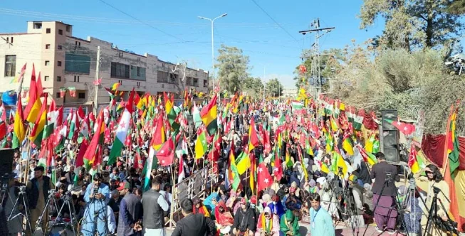 چار جماعتی اتحاد کی اپیل پر بلوچستان کےضلع ہرنائی میں پشتونخوامیپ کی جانب سے قومی شاہراہیں ہر قسم کی ٹریفک کیلئے بند