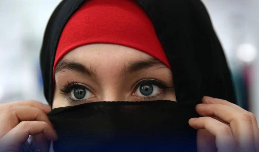 قازقستان میں مسلمان کس طرح سکول کی طالبات کے حجاب پہننے کے حق کے لیے لڑ رہے ہیں