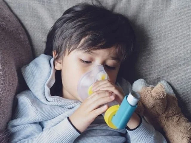 الیکٹرک گاڑیوں میں تبدیل ہو کر لاکھوں بچوں کو دمہ سے بچایا جا سکتا ہے، رپورٹ