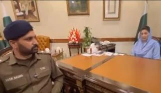 مریم نواز کی ایم پی اے کی گاڑی روکنے پر محکمانہ کارروائی کا نشانہ بننے والے سب انسپکٹر سے ملاقات