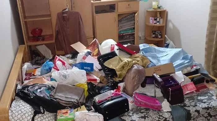 2 گھروں میں چوری، چور 80 تولہ سونا اور 10 لاکھ روپے لے کر فرار