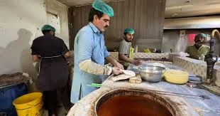 حکومت سستا آٹا اور گیس فراہم کرے تو روٹی کی قیمت کم ہو جائے گی: تندور مالک