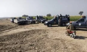 تھرپارکر میں اسلام کوٹ کے قریب رینجرز کا ٹرک الٹ گیا۔