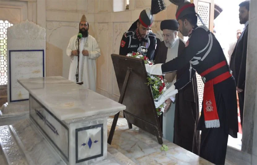 ایرانی صدر کا دورہ لاہور، مزار اقبال پر حاضری‘پھول رکھے اور فاتحہ خوانی کی