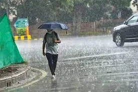 مغربی ہواؤں کا سلسلہ آج رات پاکستان میں داخل ہو کر بارش کا باعث بنے گا