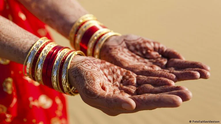 ملک میں 35 سال سے زیادہ عمر کی 1 کروڑ خواتین غیر شادی شدہ ہیں