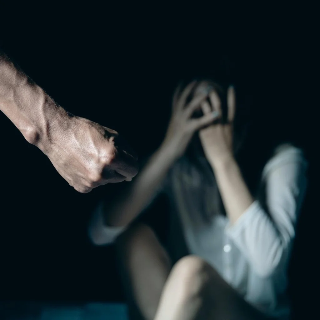 برطانیہ میں لڑکیوں کے ساتھ جنسی زیادتی کے جرم میں 24 ملزمان کو 346 سال قید کی سزا سنادی گئی