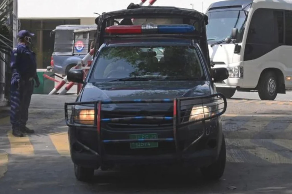 مظفر گڑھ میں درندہ صفت شخص نے تیز دھار ہتھیار کے وار کر کے بیوی اور 7 بچوں کو قتل کر دیا