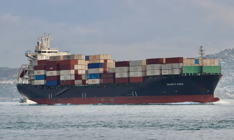 ایرانی وزیر خارجہ نے کہا کہ جہاز کو سمندری قوانین کی خلاف ورزی پر پکڑا گیا ہے۔