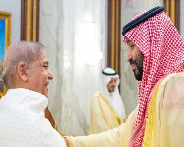 وزیراعظم شہباز شریف کی سعودی ولی عہد شہزادہ محمد بن سلیمان سے ملاقات، دو طرفہ امور پر تبادلہ خیال