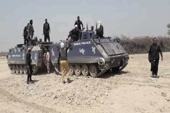 پاکستان رینجرز اور سندھ کے کچے کے علاقے میں پولیس کی کارروائی، 9 ملزمان گرفتار