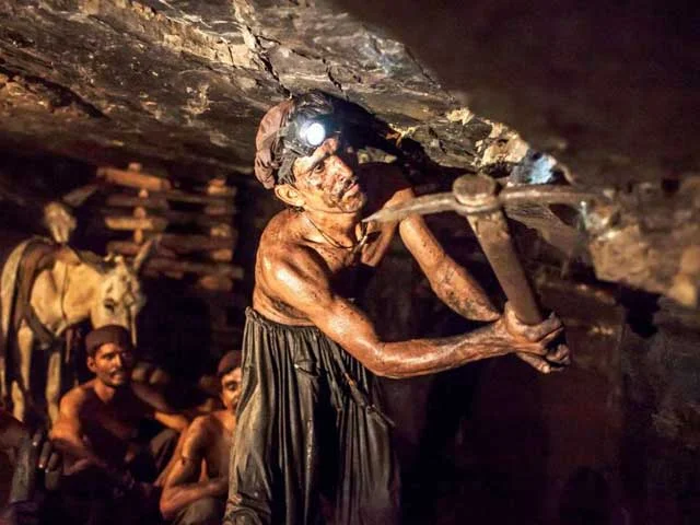 سنجدی کوئلہ کان میں دم گھٹنے سے 11 کان کن جاں بحق