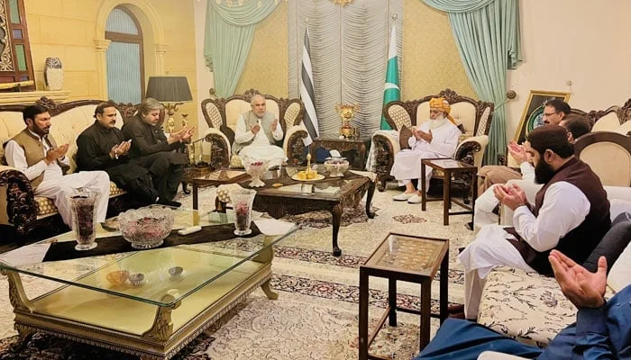 اپوزیشن کے گرینڈ الائنس کے لیے اسٹیئرنگ کمیٹی تشکیل دینے کا فیصلہ کرلیا گیا