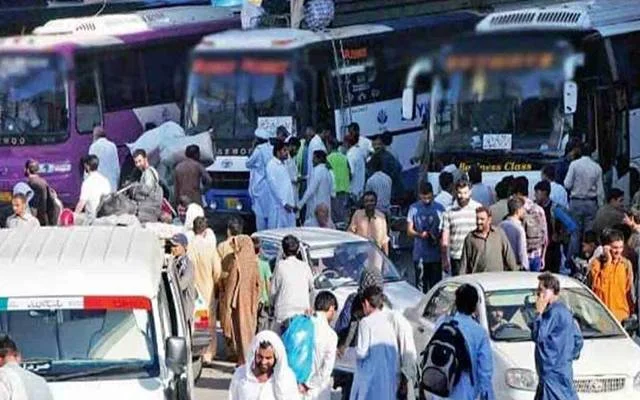 "پیٹرول کی قیمتوں میں کمی: ٹرانسپورٹ کے کرایوں میں ریلیف"