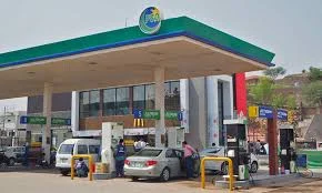 وزارت خزانہ نے ڈیزل و پٹرول کی قیمتوں میں اضافے کا اعلان کر دیا