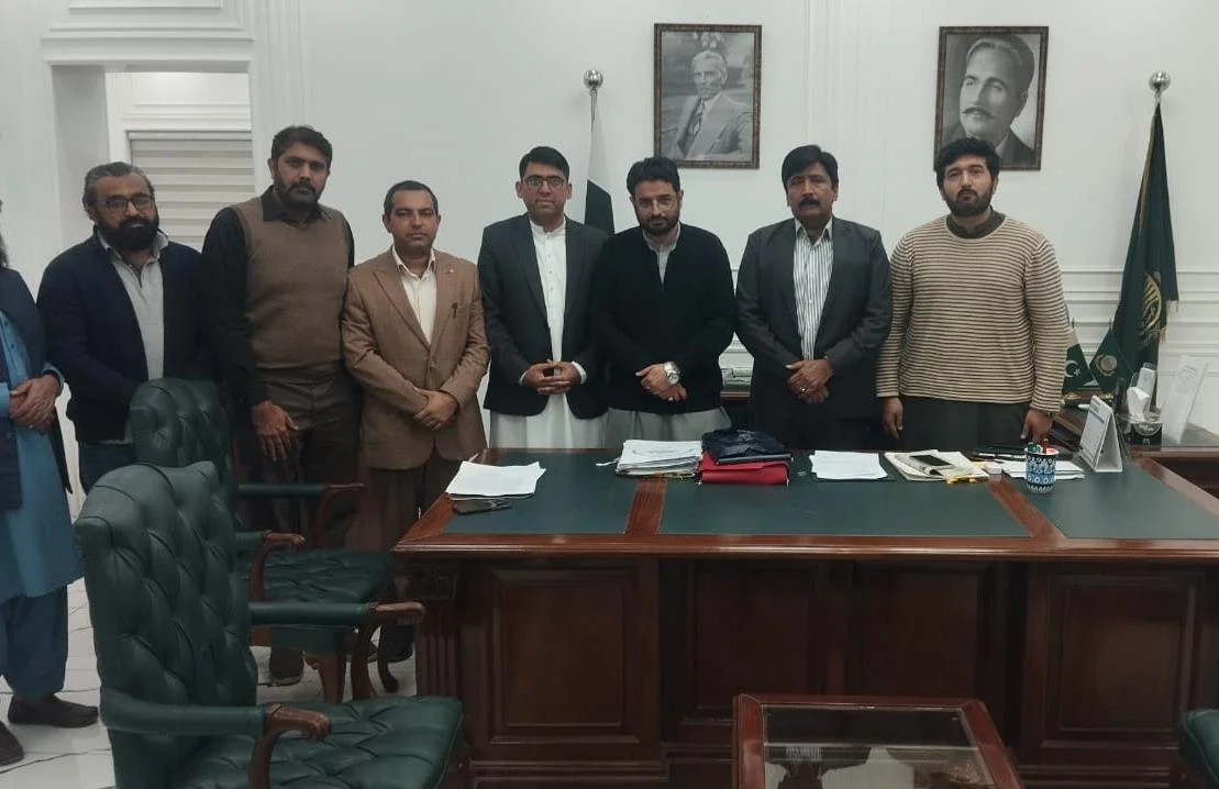 سی ای او ہیلتھ کاتضحیک آمیز رویہ ،پی ایم اے وفد ڈپٹی کمشنرکے سامنے پھٹ پڑا