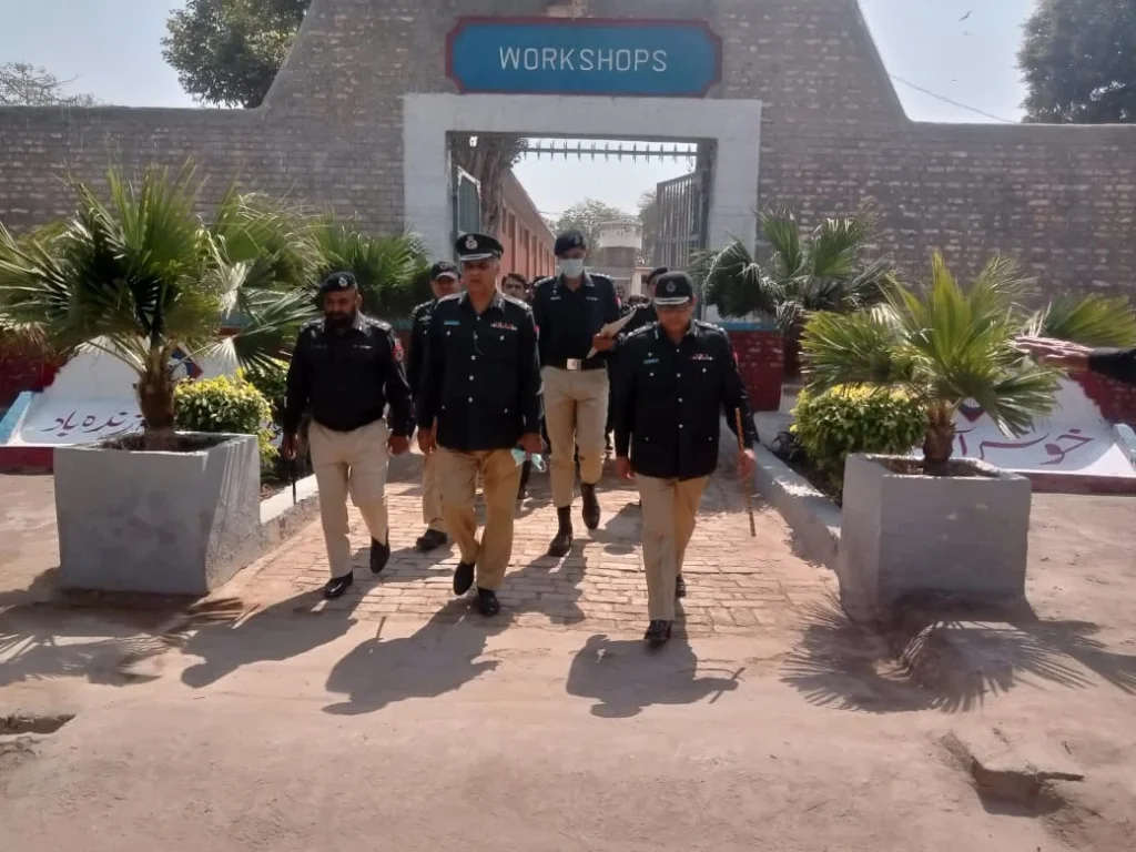 "آئی جی جیل خانہ جات کا ملتان سنٹرل جیل کا اچانک دورہ: انتظامات کا جائزہ"