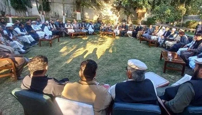 "کرک میں قیام امن کے لئے گرینڈ جرگے کا انعقاد"