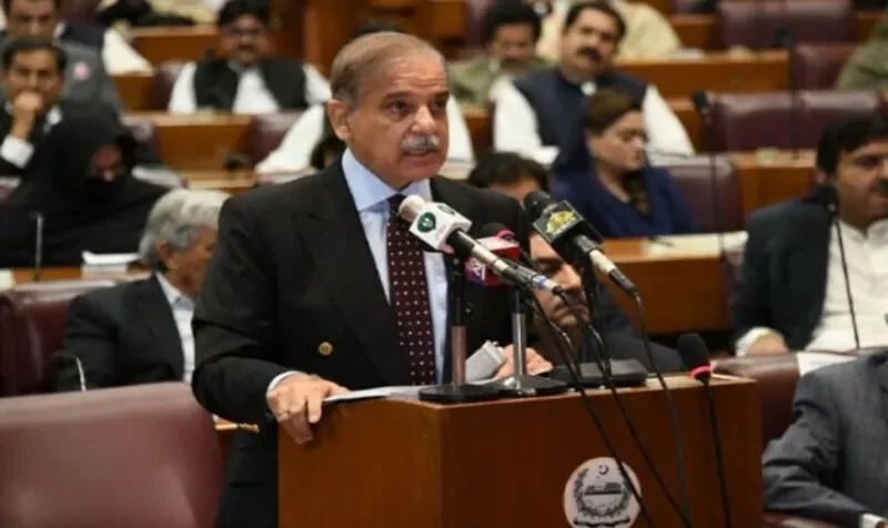 دہشتگردی کے مکمل خاتمے تک جنگ جاری رکھیں گے: وزیراعظم