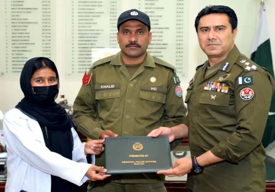 "ریجنل پولیس آفیسر کیپٹن (ر) محمد سہیل چودھری کی نیہا خالد راؤ کو مبارکباد"