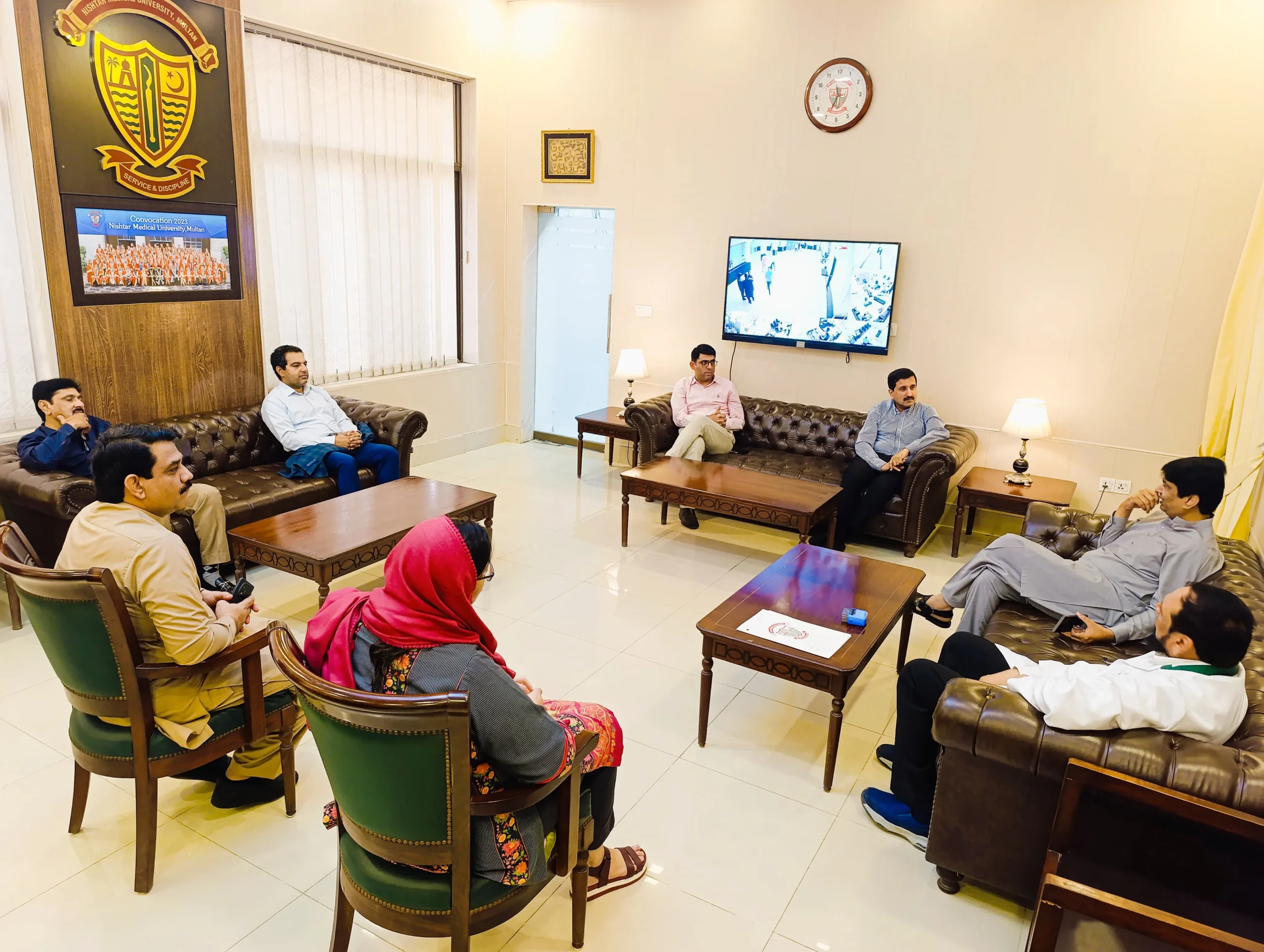 "پاکستان میڈیکل ایسوسی ایشن کی کمشنر ملتان سے نشتر 2 ہسپتال کے مسائل پر ملاقات"