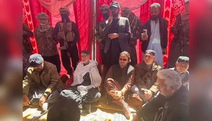 خودکش حملے سے حوصلے پست نہیں ہوئے، دھرنا جاری رہے گا: اختر مینگل