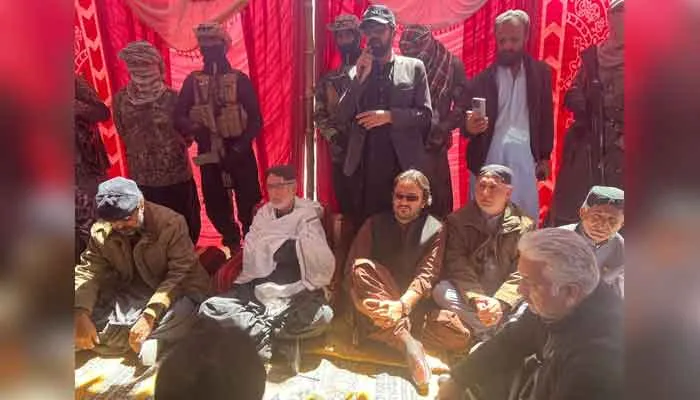 خودکش حملے سے حوصلے پست نہیں ہوئے، دھرنا جاری رہے گا: اختر مینگل