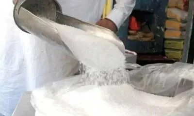 چینی کی فی کلو قیمت 180 روپے تک پہنچ گئی: عوام پر اثرات