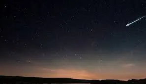 "کراچی میں شہاب ثاقب کا شاندار نظارہ: شہریوں نے موبائل میں قید کی ویڈیوز"