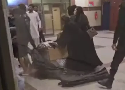 لاہور ائیرپورٹ پر ہنگامہ آرائی: خواتین مسافروں اور کسٹم اہلکاروں میں تصادم