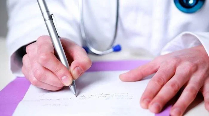 ایک سال میں ریکارڈ 1061 پاکستانی ڈاکٹروں نے امریکا میں رہائش حاصل کرلی