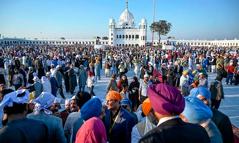 بھارت سے کشیدگی کے باوجود سکھ یاتریوں کی کرتار پور آمد