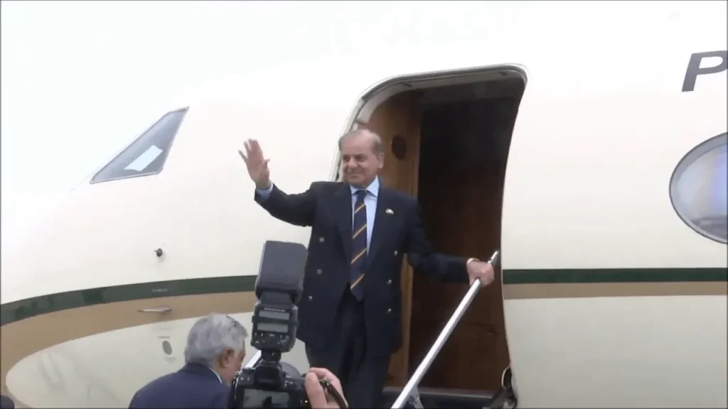 وزیراعظم شہباز شریف ترکیہ کا 2 روزہ دورے مکمل کرکے تہران پہنچ گئ