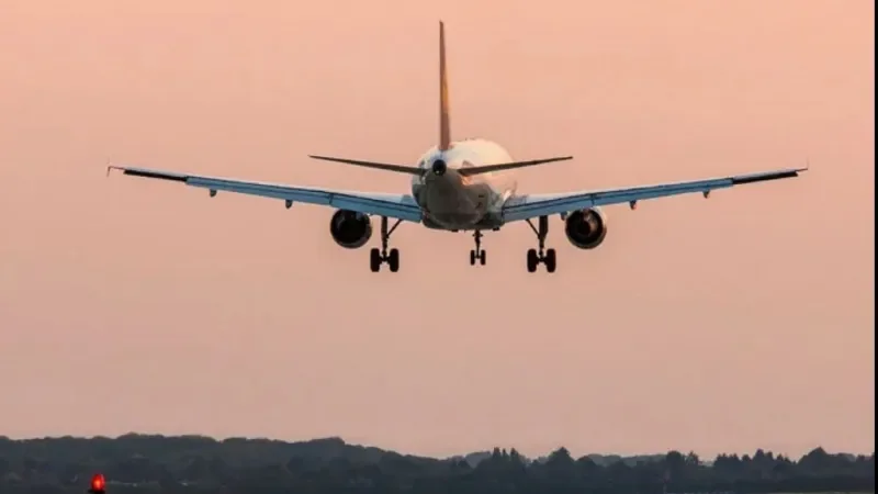 پاکستان کی فضائی حدود بند: ہر قسم کی پروازوں کے لیے پابندی