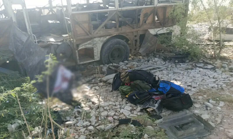 بلوچستان: خضدار زیرو پوائنٹ پر اسکول بس پر خودکش حملہ، بچوں سمیت 5 جاں بحق، 38 زخمی