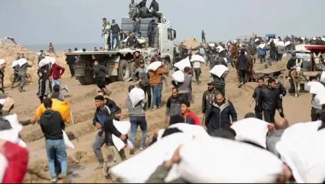 اسرائیل کا دو ماہ بعد غزہ کو ’محدود خوراک‘ دینے کا اعلان