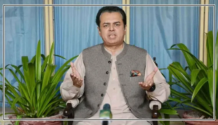 پی ٹی آئی سے جو بھی بات ہوگی پارلیمنٹ میں ہی ہوگی، طلال چوہدری