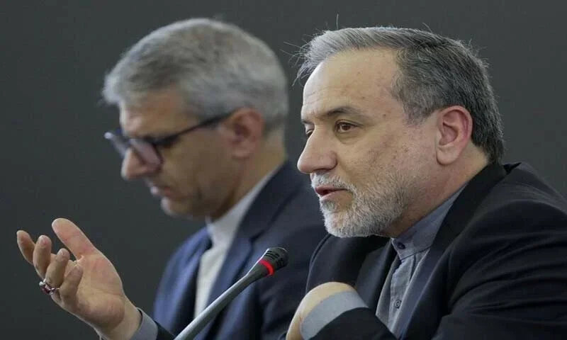 ٹرمپ کوئی معاہدہ چاہتے ہیں تو خامنہ ای کیلئے توہین آمیز لہجہ ترک کردیں، ایرانی وزیر خارجہ