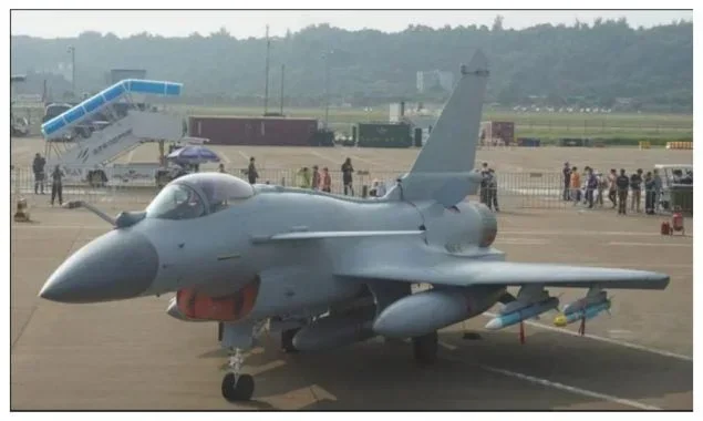 بھارتی طیارہ گرنے کے بعد انڈونیشیا کا چینی J-10 طیارے خریدنے پر غور