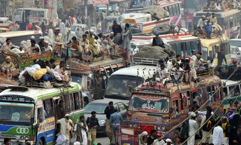 عیدِقرباں پر شہریوں سے زائد کرایوں کی وصولی، کراچی میں ٹرانسپورٹرز پر بھاری جرمانے عائد