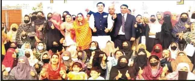 (ڈیجیٹل پروگرام)لودھراں میں دیہی علاقوں کی 124 ہونہار خواتین میں کمپیوٹرز تقسیم