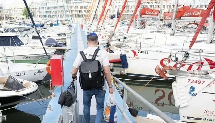 جنگ سے خوفزدہ اسرائیلی کشتیوں کے ذریعے ملک سے فرار ہونے لگے