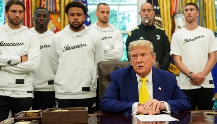 فیلڈ مارشل عاصم منیر سے ملاقات اعزاز، جنگ روکنے پر شکریہ ادا کیا: امریکی صدر