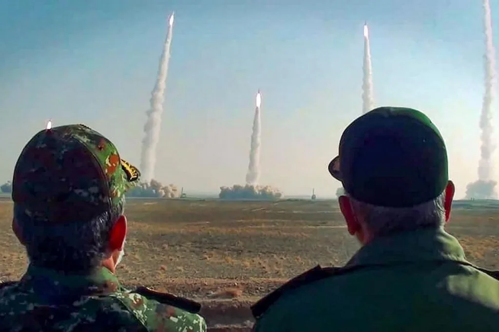 ایران پر اسرائیل کا میزائل حملے کا الزام: حقیقت یا پراپیگنڈا؟