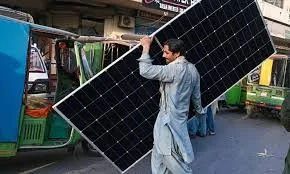 سولر پینل اسکیم کیلئے بجٹ 4ارب کے فنڈز مختص کیئے گئے ہیں: وزیز خزانہ