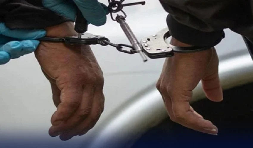 افغان باشندوں کو غیرقانونی ویزوں کے اجرا میں وزارت داخلہ و خارجہ کے اہلکار ملوث نکلے