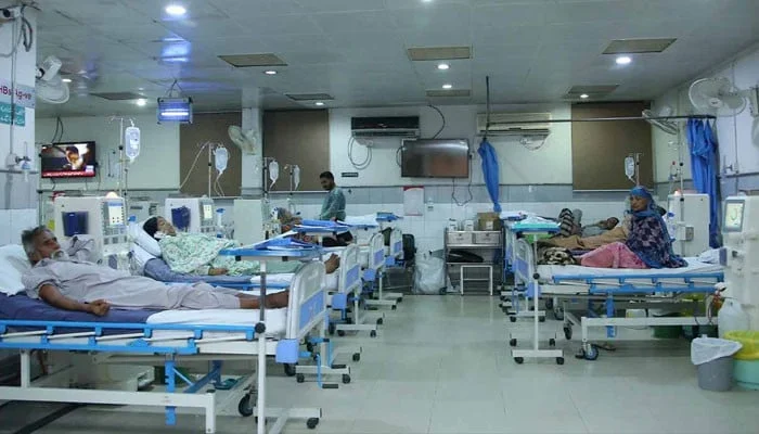 پنجاب: سرکاری اسپتالوں میں صحت کارڈ کی سہولت ختم، امراض قلب کے مریض پریشان