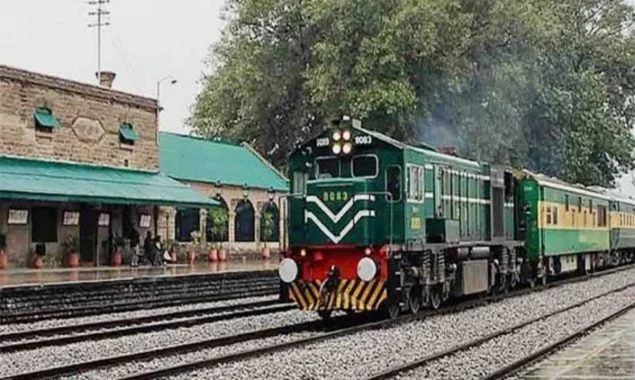 پٹرولیم مصنوعات مہنگی: پاکستان ریلویز نے کرایوں میں 2 فیصد اضافہ کردیا