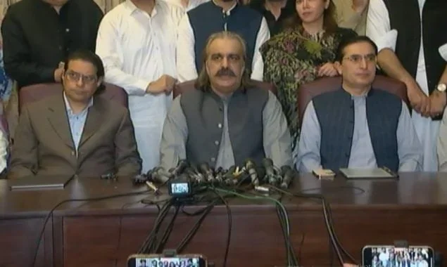 دم ہے تو کے پی حکومت گرا کر دکھاؤ، علی امین گنڈاپور کا چینلج